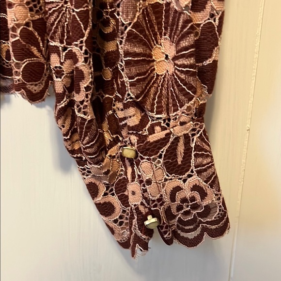 Vici Floral Ruffle Blouse - Burgundy and Pink - Picture 5 of 9